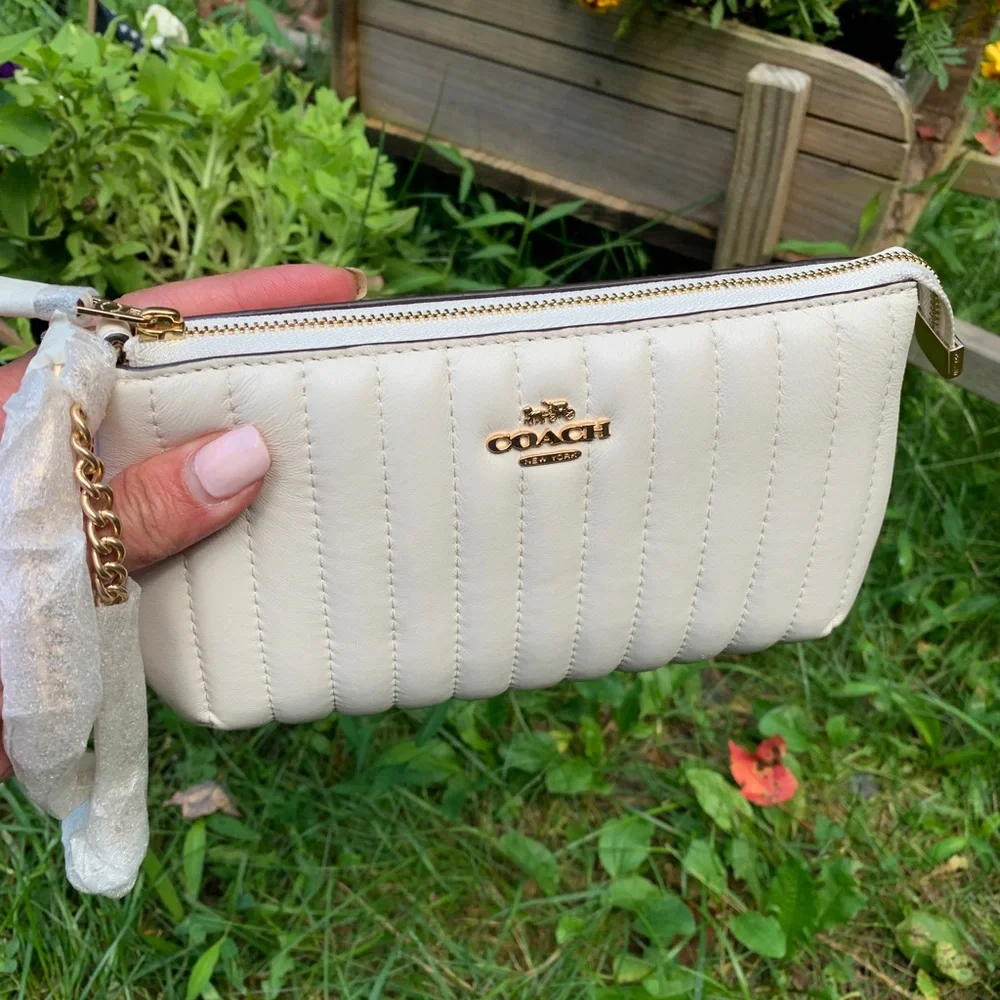 Authentic COACH 1941 Nappa leather/smooth leather zip top wristlet - Picture 11 of 15